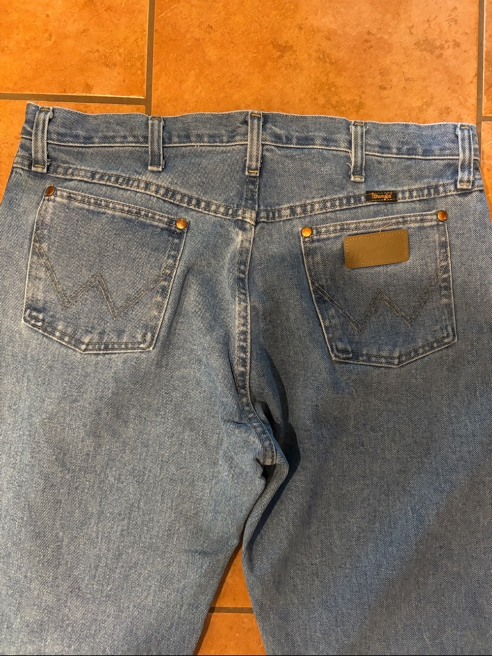 Wrangler Men's Light Blue Straight-Leg Jeans - Picture 11 of 16